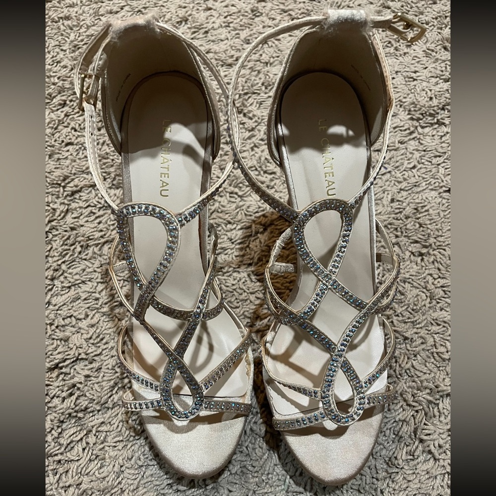 Le chateau size 38 women’s 8 heels champagne diamond